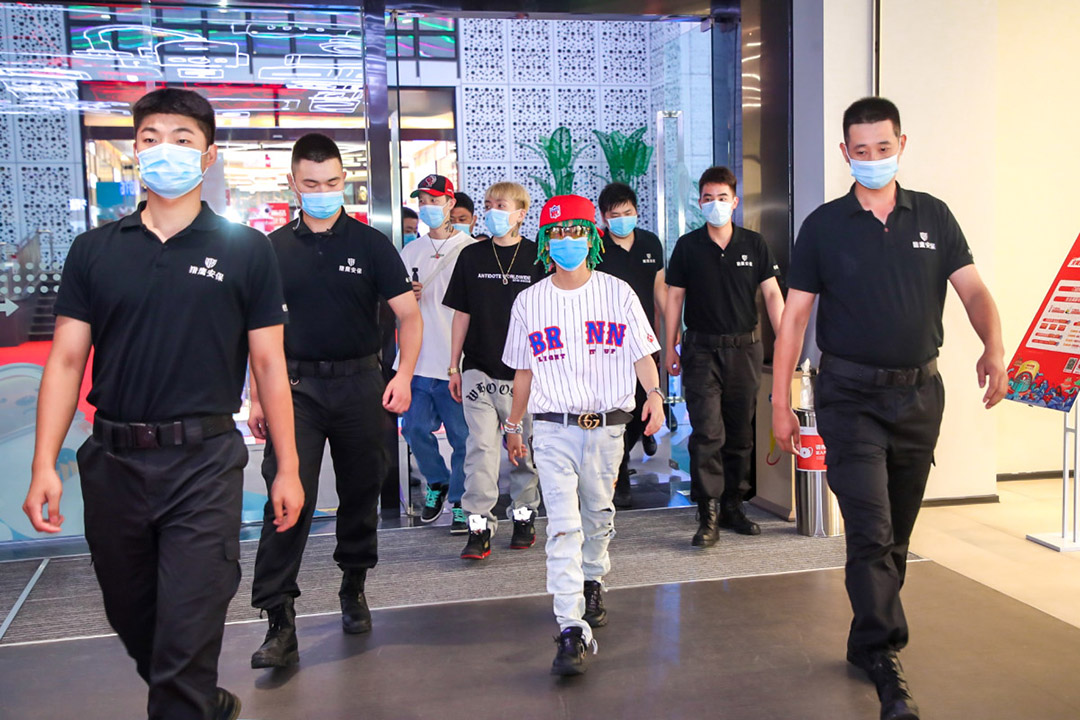 小艾EYE、Bridge布瑞吉、JOHNS等嘉賓入場