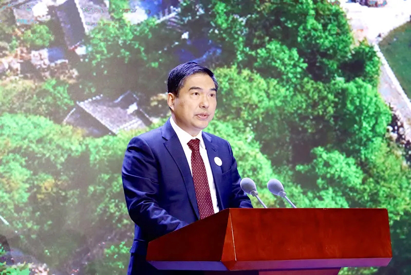 甘肅省副省長(zhǎng)、隴南市委書記孫雪濤發(fā)表演講