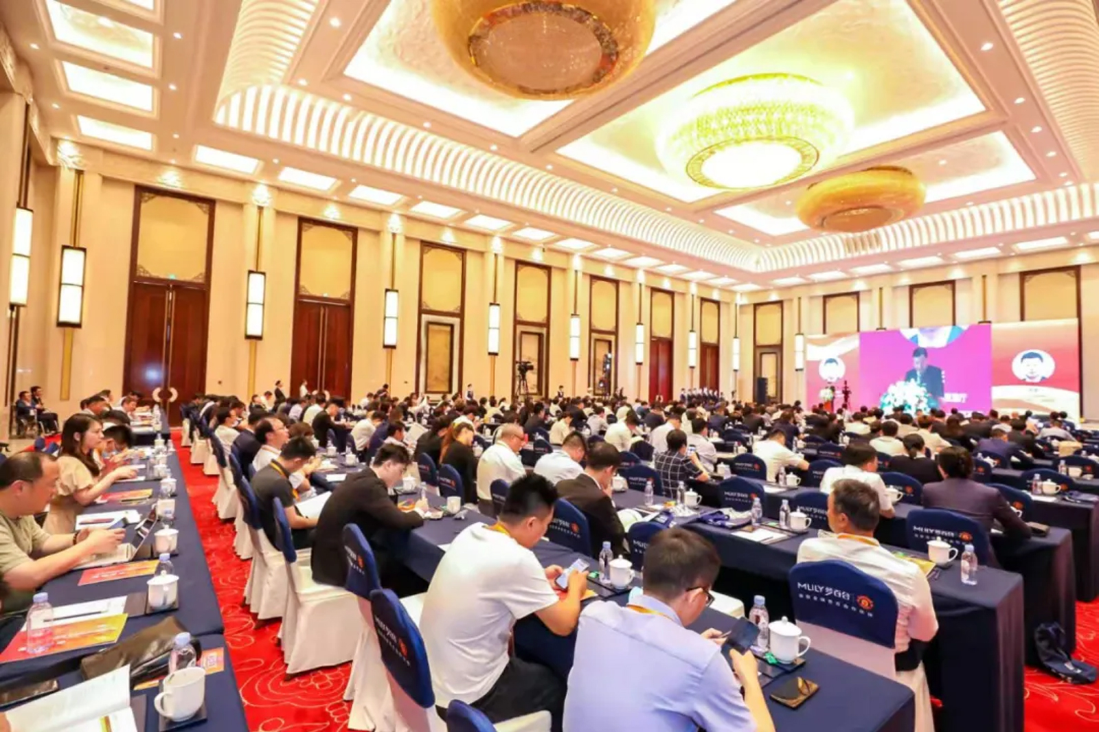 浙江省飯店業(yè)協(xié)會(huì)會(huì)員代表大會(huì)現(xiàn)場(chǎng)